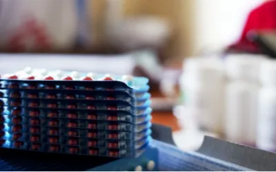 Medikamente in einem Labor in Swasiland