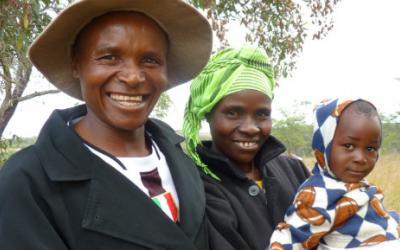 HIV-Patientin Varaidzo Chipunza mit ihrem Ehemann Antony Chivanga und ihrer Tuchter Gertrude