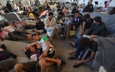 Migrants and refugees in Zintan and Gharyan detention centres in Libya