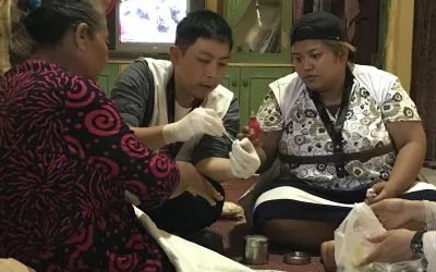Die 30-jährige Mutter Elis hat den Tsunami in Indonesien überlebt. Hier erzählt sie, was ihre Familie am 22. Dezember erlebt hat. 