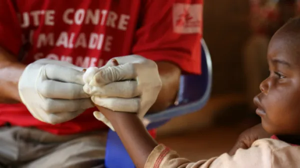 10 Jahre Ärzte ohne Grenzen in der Provinz Orientale (c) Tristan Pfund/MSF