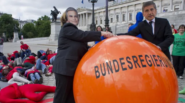 Auftakt der Kampagne "Mir is wurscht?" gegen Kürzungen der Ausgaben für Entwicklungszusammenarbeit und der humanitären Hilfe.