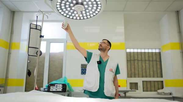 MSF Emergency department Activity Manager, Dr. Khassan El-Kafarna, at Kostiantynivka hospital in Ukraine