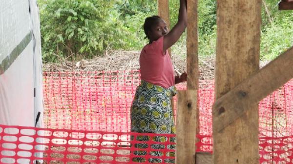 Die schwangere Patientin Kumba in unserem Ebola-Behandlungszentrum.