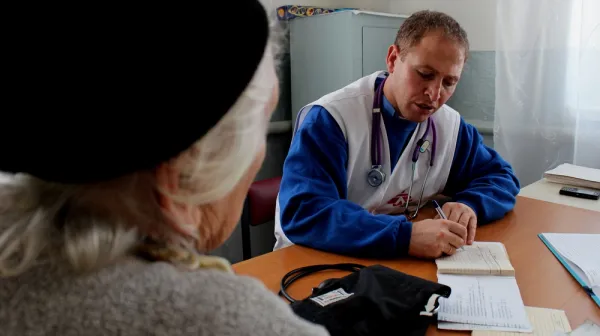Mobile Clinic in Kuteynikovo, south-east of Donetsk