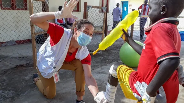 Snakebite physiotherapy in Agok