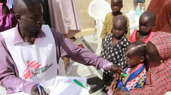Nigeria: Searching for aid after fleeing the fighting