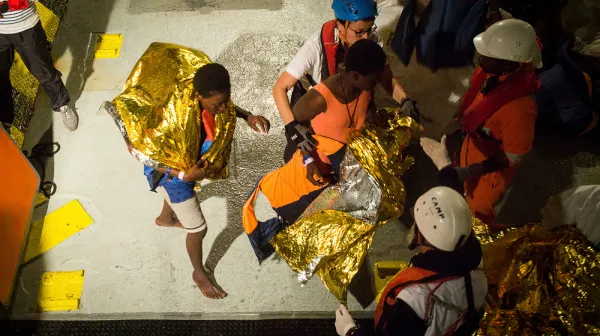 Transfer to the Aquarius of 248 passengers from the Diciotti (Wednesday November 1, 2 AM)