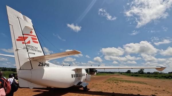 Flugzeug Ärzte ohne Grenzen