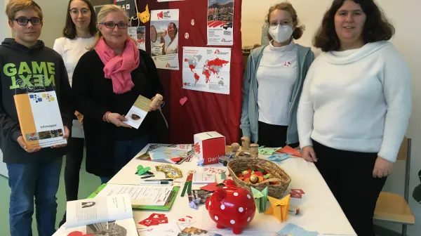 Infostand am Tag der offenen Türe für Ärzte ohne Grenzen