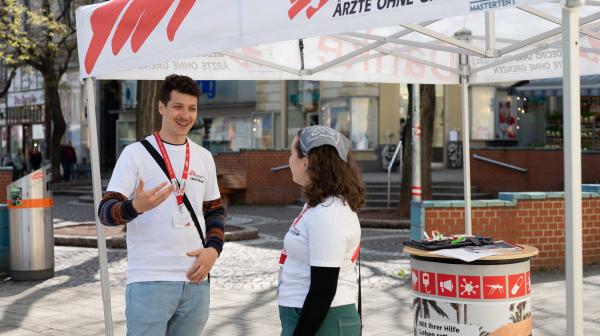 Straßenfundraising, Straßenwerbung, Ärzte ohne Grenzen