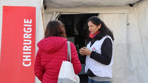 Freiluft-Ausstellung "Ärzte ohne Grenzen hautnah"