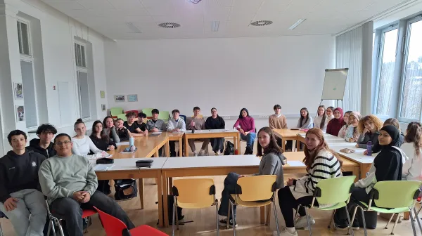 Ärzte ohne Grenzen im Unterricht an der HAK Maybachgasse