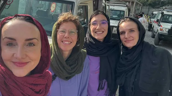 Valerie vom Hofe mit ihrem Team