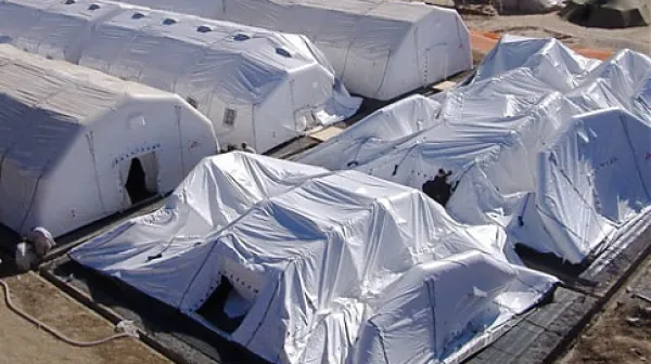 Pakistan, November 2005: Aufblasbares Krankenhaus