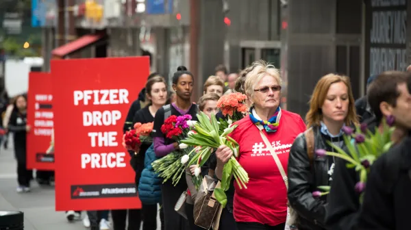 414.404 Menschen weltweit fordern bezahlbare Impfstoffe von Pfizer und GSK