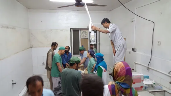 Afghanistan: Ärzte ohne Grenzen fordert Erklärung nach tödlichen Luftangriffen auf Krankenhaus in Kundus